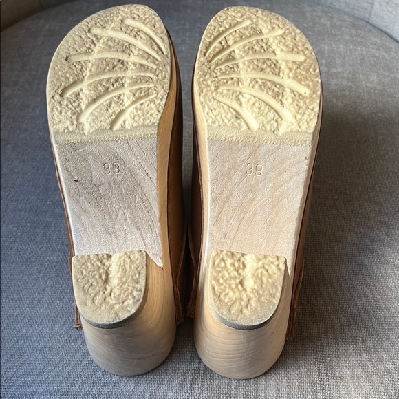 No. 6 old school high heel clog in tan sz. 39 - Picture 5 of 7